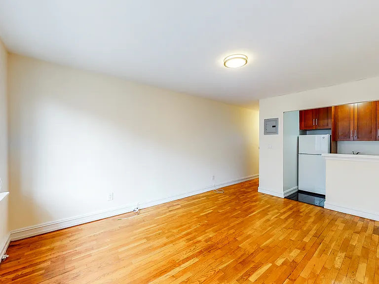 1661 York Ave #2H — Photo 4