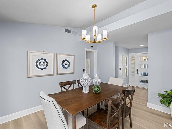 4th image of 1562 Eastham Dr