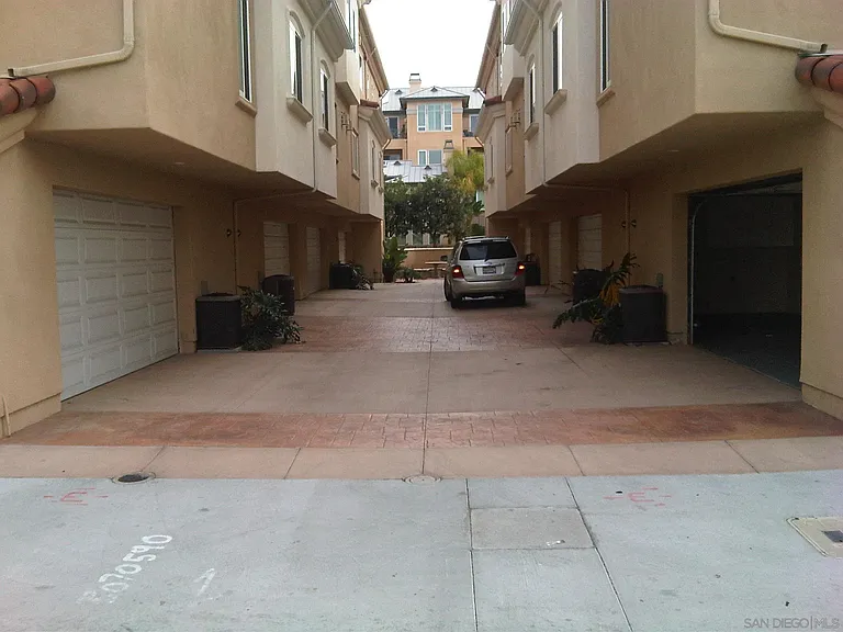 4052 1st Ave — Photo 5