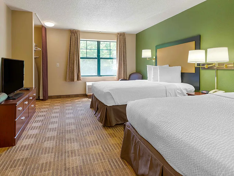 Studio Suite - 2 Full Beds