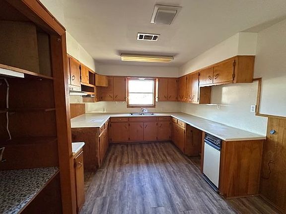 5th image of 411 N 31st St