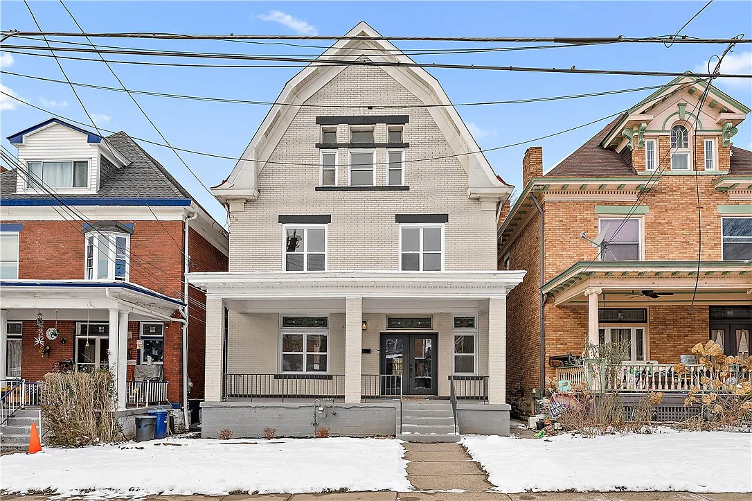 1141 Portland St photo 1