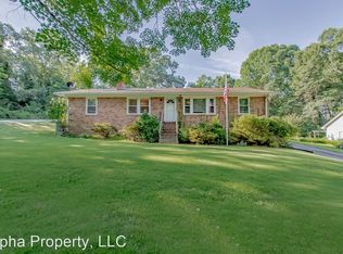 110 Pinewood Dr, Taylors, SC 29687