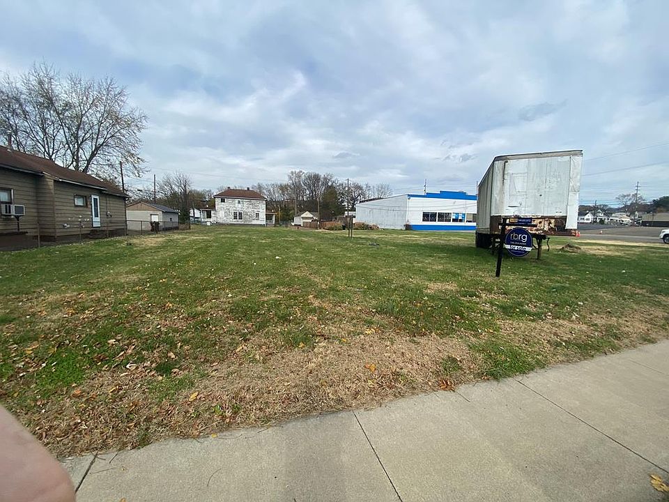 1st image of 1321 12th St