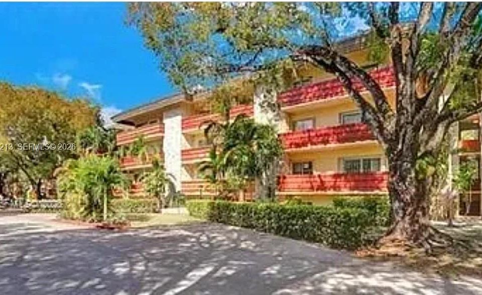 1st image of 1205 Mariposa Ave APT 304