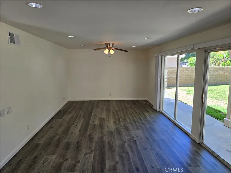 25317 Avenida Ronada — Photo 6