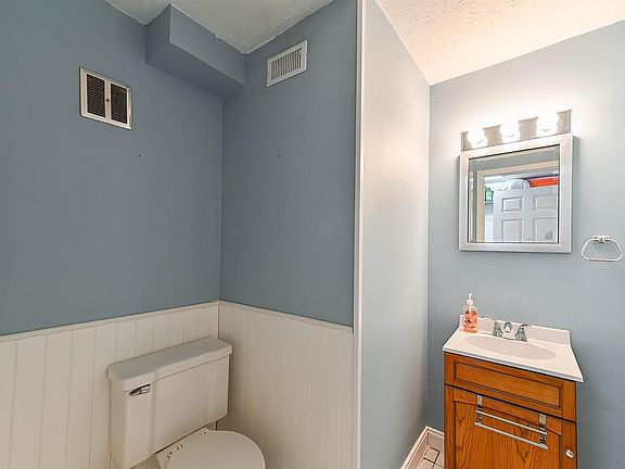 4th image of 1148 N Frieda Dr