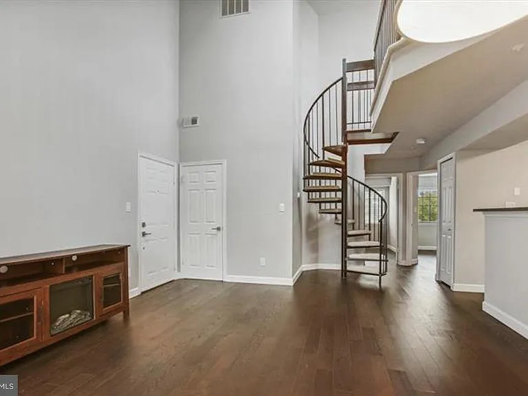 7012 Irwell Ln #14F — Photo 3