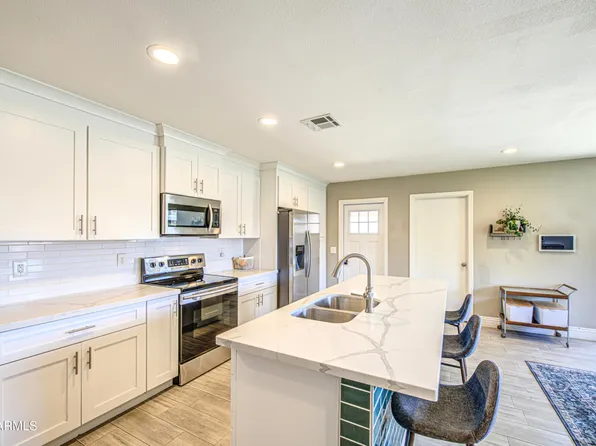 1640 N QUEENSBURY Road, Mesa, AZ 85201