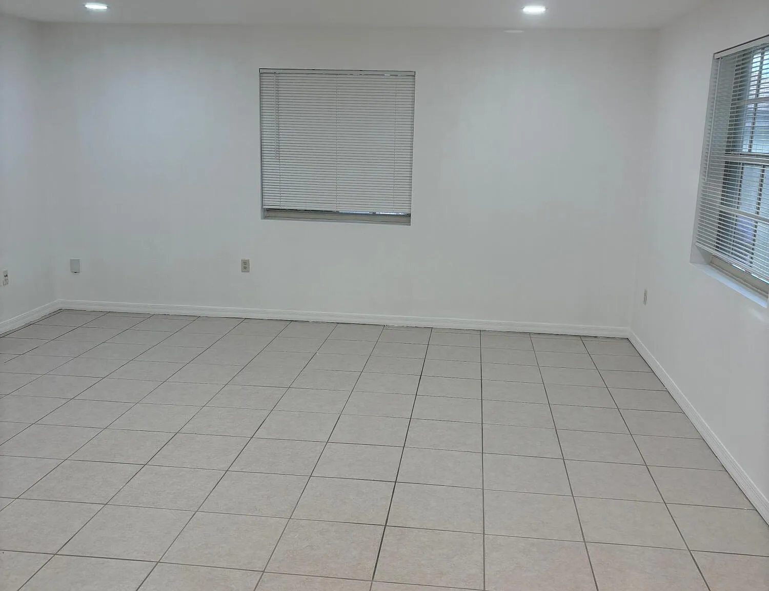 2 bed, 1.0 bath, 2612 sqft, $2,200 — Photo 2