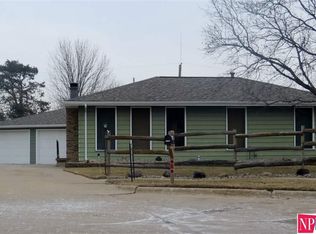 9105 Meredith Cir, Omaha, NE 68134