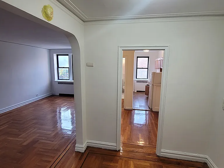255 E 176th St #H1 — Photo 4
