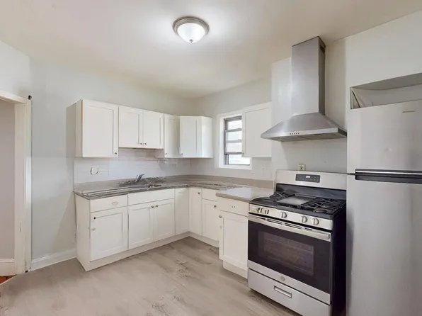 19 Chilcott Pl APT 1, Boston, MA 02130