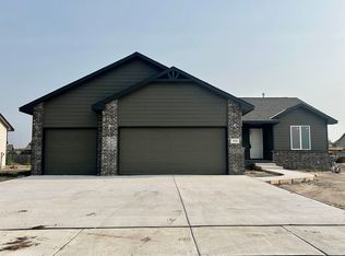 271 W Dusk Dr, Rose Hill, KS 67133