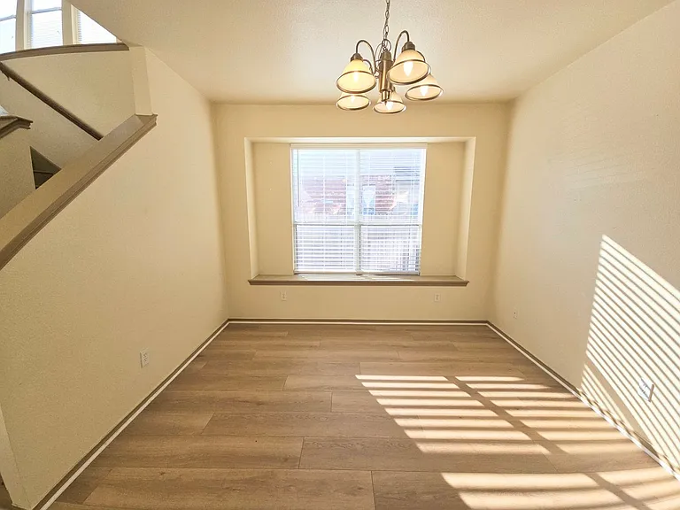 10945 Hawks Landing Rd — Photo 3