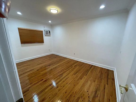 5th image of 232 Martin Ave Floor 1