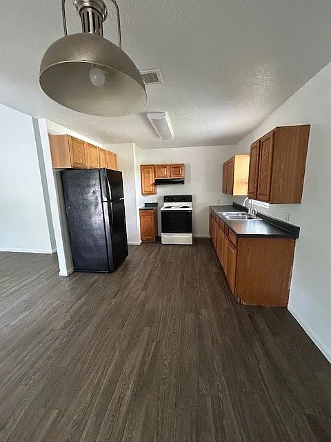 3 bed, 1120 sqft, $2,350 — Photo 4