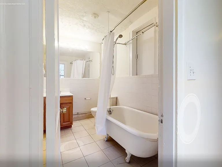 524 Cambridge St — Photo 4