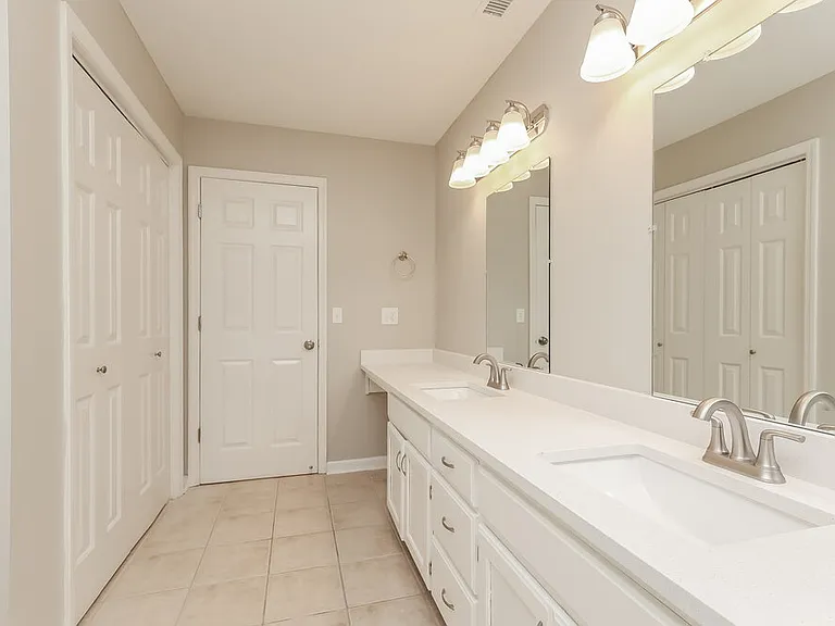 101 Cedar Bend Ct — Photo 12