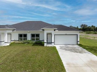 702 Broadway Ave, Lehigh Acres, FL 33972