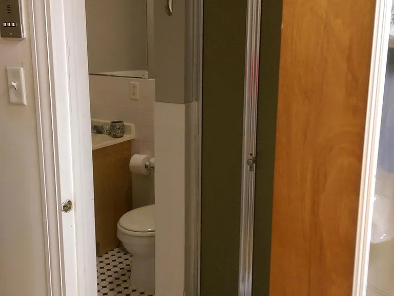 525 Newbury St #B1 — Photo 3