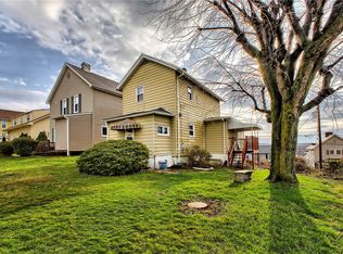 229 S 5th St, Youngwood, PA