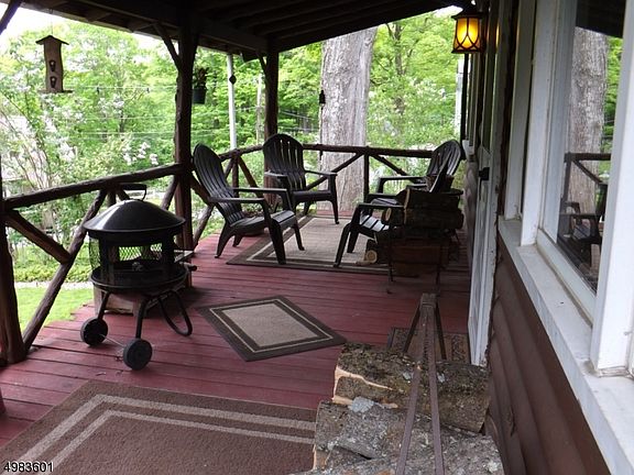 3rd image of 120 Cedar Dr