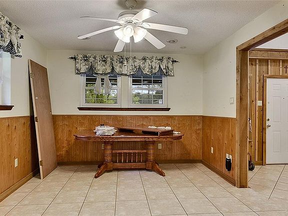 4th image of 115 Glendale Hts
