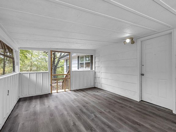 5th image of 65 Brock Dr