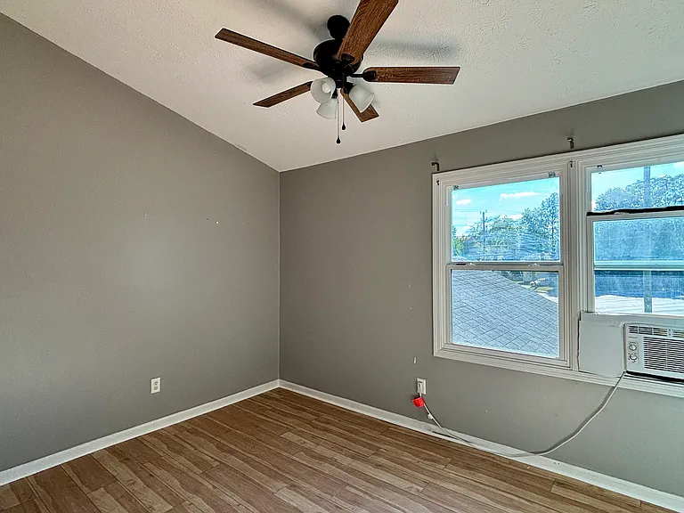 6086 Southbay Dr — Photo 17