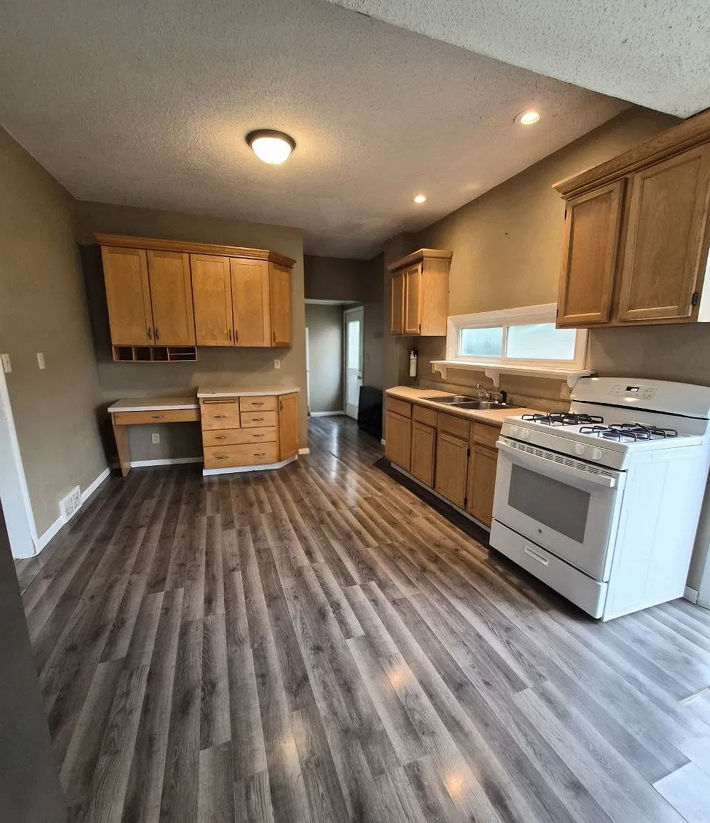 3 bed, 1264 sqft, $950 — Photo 1