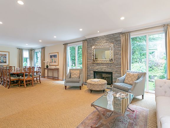 4th image of 14 Cobblefield Ln