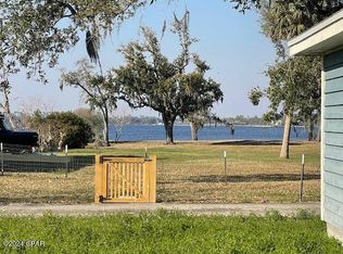 304 W 2nd St, Lynn Haven, FL 32444