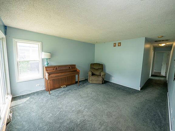 5th image of 604 S Neltnor Blvd