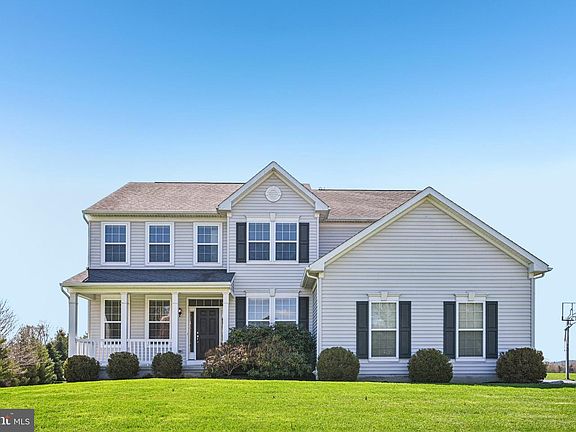 2nd image of 10 Heatherwynd Farm Blvd