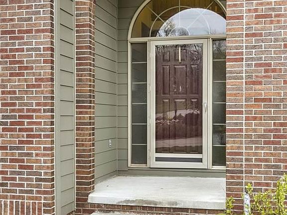 3rd image of 1507 Vivian Cir