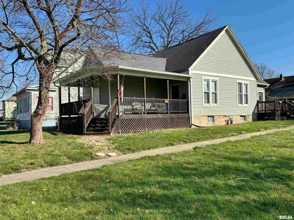 467 8th St, Lincoln, IL 62656