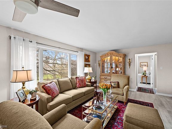 4th image of 20100 Fairmount Blvd APT 306