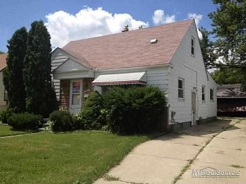 4th image of 25585 Mackinac St
