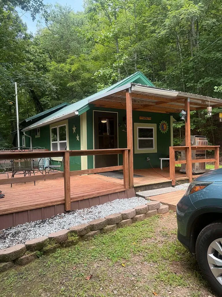 1 bed, 1.0 bath, $1,300 — Photo 1