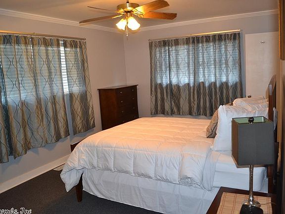 3rd image of 121 Pugh Cir