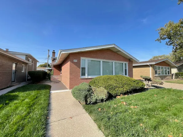 9210 S Bennett Ave, Chicago, IL 60617