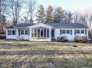 28 Taunton Ridge Rd, Newtown, CT 06470