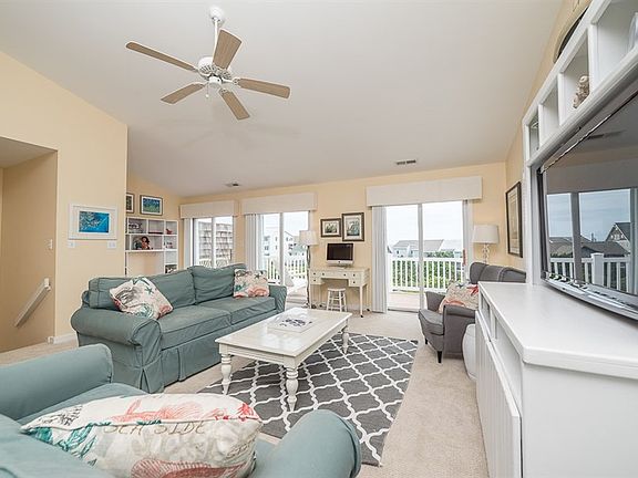 4th image of 202 Robin Ave #B