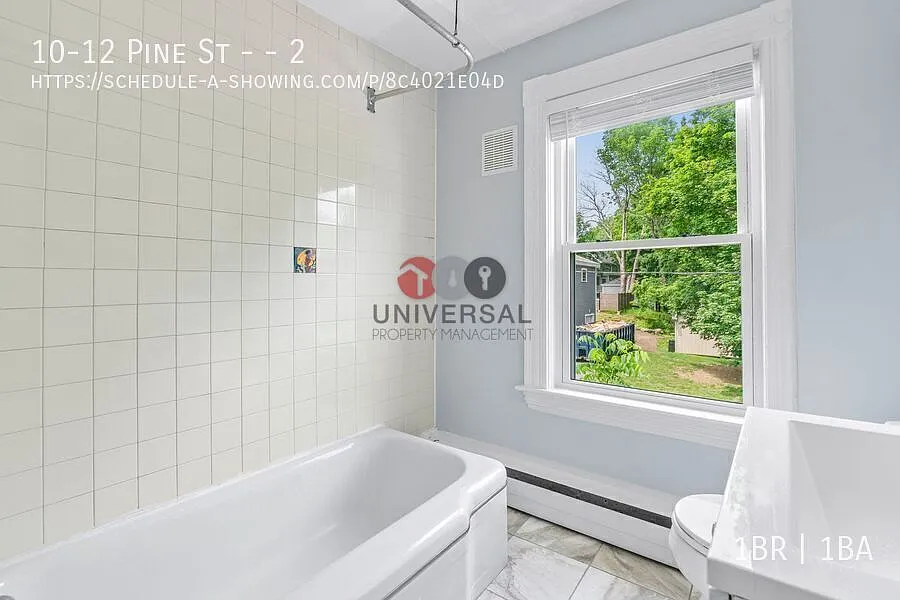 New Remodeled 2 Level 1 Bedroom And 1 Bath Apartment In Kittery's Foreside! Walk To Shipyard! Hea... — Photo 4