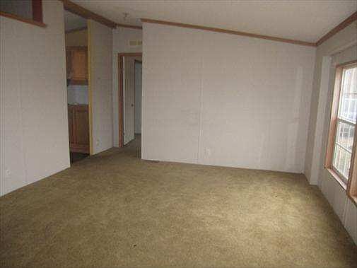 5th image of 215 N Pierce Dr