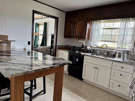 3rd image of 226 Ridgewood Ave