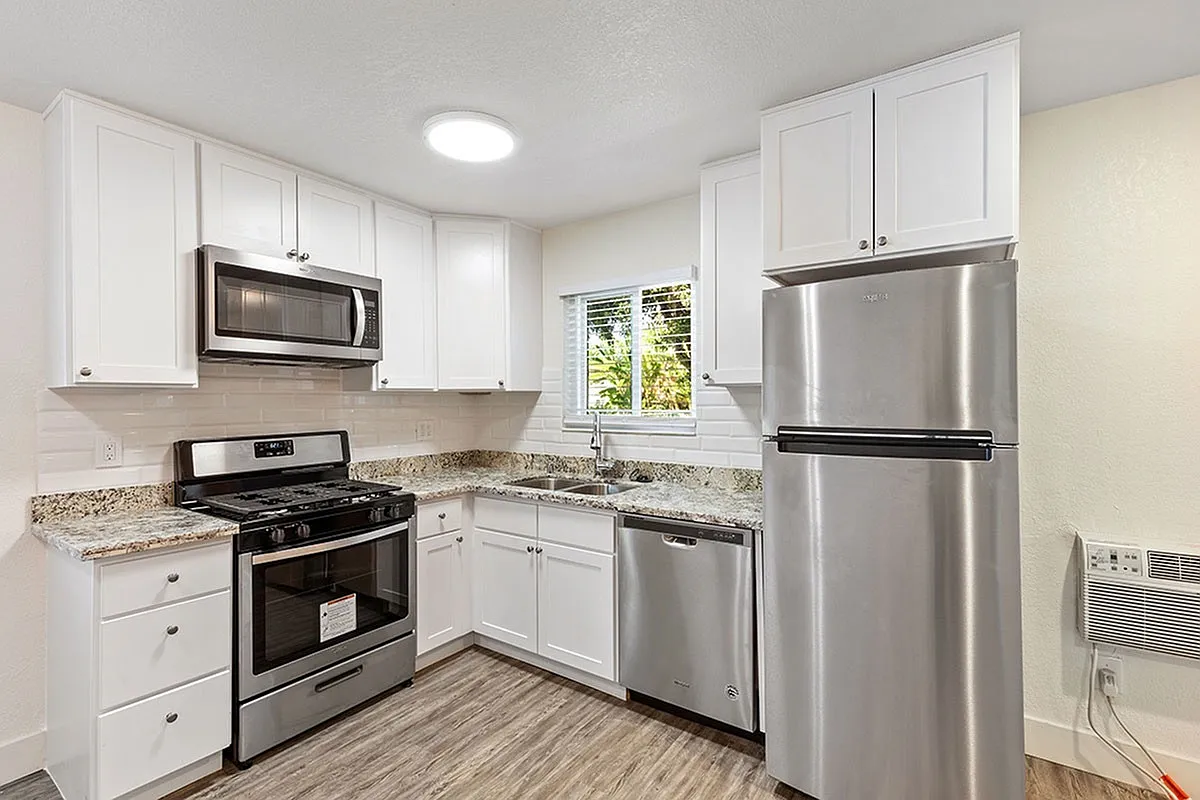 Glenbrook Apartments — Photo 4