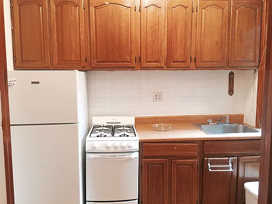 Rented by Warren T Real Estate Corp. | media 8