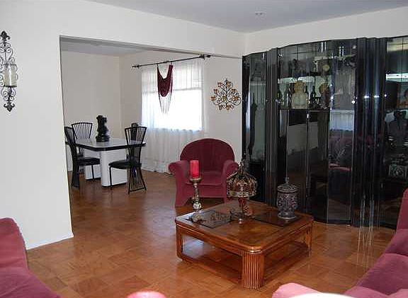 3rd image of 16 Marion Ct
